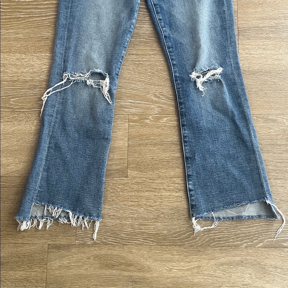 MOTHER The Insider Crop Step Fray Jeans in Reckless on Shiny White Vespa Size 26 - Picture 10 of 11